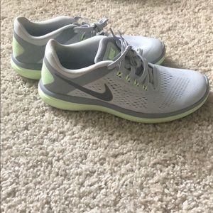 Nike Flex Women’s Shoe - new